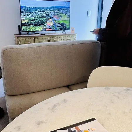 O Palheiro Tatil Evi Biscoitos (Terceira)